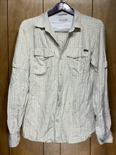 Load image into Gallery viewer, Columbia Omni-Shade Shirt (M/L)