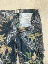 Load image into Gallery viewer, Mossy Oak Break-Up Pants (L)