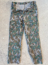 Load image into Gallery viewer, Mossy Oak Greenleaf Shirt and Bottoms (L)