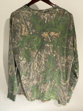 Load image into Gallery viewer, Mossy Oak Shadowleaf Shirt (L)