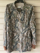 Load image into Gallery viewer, Mossy Oak Treestand Bow Hunter’s Jacket (L/XL)