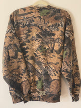 Load image into Gallery viewer, Jerzees Mossy Oak Crewneck (L)