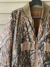 Load image into Gallery viewer, Columbia Mossy Oak Reversible Bomber Jacket (XL)