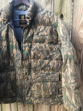 Load image into Gallery viewer, Browning Tree Brach Puffer Jacket (XL)