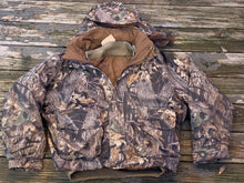 Load image into Gallery viewer, Columbia Mossy Oak Breakup 3-in-1 Jacket (XL)