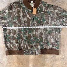 Load image into Gallery viewer, Mossy Oak Greenleaf Bomber (L)🇺🇸