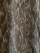 Load image into Gallery viewer, Mossy Oak Shirt Jacket (L)