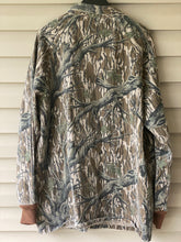 Load image into Gallery viewer, Mossy Oak Treestand Bow Hunter’s Jacket (L/XL)