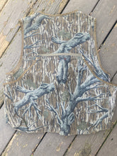 Load image into Gallery viewer, Carhartt Mossy Oak Treestand Vest (L)🇺🇸