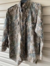Load image into Gallery viewer, Mossy Oak Treestand Shirt (L)