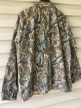 Load image into Gallery viewer, Cabela’s Mossy Oak 3-Pocket Chamois Jacket (XL)