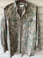 Load image into Gallery viewer, Mossy Oak Greenleaf Shirt (XXL)
