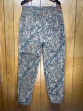 Load image into Gallery viewer, Cabela’s Mossy Oak Treestand Denim Jeans (34x32)🇺🇸