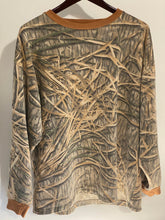 Load image into Gallery viewer, Mossy Oak Shadowgrass Sweatshirt (L)