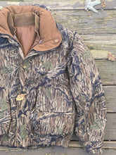 Load image into Gallery viewer, Columbia Omni-Tech Mossy Oak Jacket (XL)