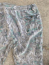 Load image into Gallery viewer, Mossy Oak Greenleaf Pants (XL)