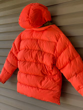 Load image into Gallery viewer, Cabela’s Goose Down Jacket (L)