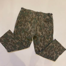Load image into Gallery viewer, Mossy Oak Greenleaf Pants (44”)🇺🇸