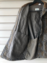 Load image into Gallery viewer, Mossy Oak Hill Country Jacket (L)