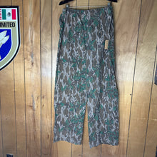 Load image into Gallery viewer, Mossy Oak Greenleaf Featherweight Pants (XL/XXL)🇺🇸