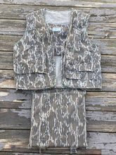 Load image into Gallery viewer, Mossy Oak Bottomland/Greenleaf Vest #0002 (XL)🇺🇸