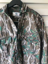 Load image into Gallery viewer, Mossy Oak Green Leaf Shirt (M/L)