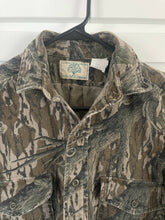 Load image into Gallery viewer, 90’s Mossy Oak Treestand Chamois Button Down (M) 🇺🇸