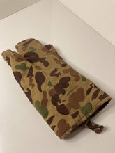 Load image into Gallery viewer, Rare Bob Allen Ducks Unlimited Shooters Calling Mitt🇺🇸