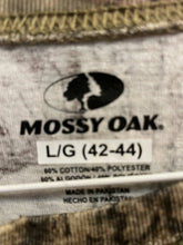 Load image into Gallery viewer, Mossy Oak Long Sleeve Shirt (L)