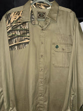 Load image into Gallery viewer, Mossy Oak Companions Whistling Wings Button Down (XXL) 🇺🇸