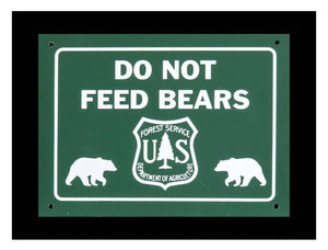 Do Not Feed Bears sign