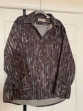Load image into Gallery viewer, Realtree Grey Leaf Button Up LS