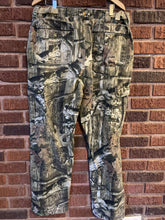 Load image into Gallery viewer, Browning Men&#39;s Camouflage Hunting CARGO Pants- Break Up Infinity Large Camo Gear