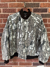 Load image into Gallery viewer, Vintage Red Head Trebark Lightly Quilted Jacket Size XL
