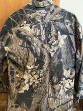 Load image into Gallery viewer, Vintage Mossy Oak button up