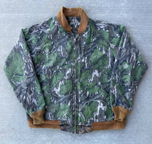 Load image into Gallery viewer, Mossy Oak Full Foliage/Fall Foliage Reversible Bomber Jacket (XL)