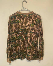 Load image into Gallery viewer, Original Mossy Oak Greenleaf Pocket Longsleeve size SMALL