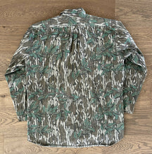 Load image into Gallery viewer, Original Mossy Oak Greenleaf Button Down Shirt (L)🇺🇸