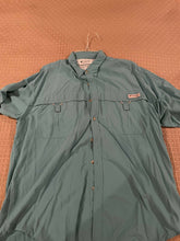 Load image into Gallery viewer, Columbia Fishing Shirt Short Sleeve