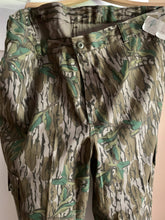 Load image into Gallery viewer, Vintage Mossy oak BDU pants new old stock with tag (XL)