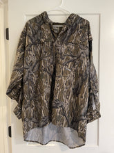 Load image into Gallery viewer, Drake EST Camo Flyweight Wingshooter&#39;s Shirt (XL)