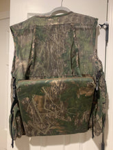 Load image into Gallery viewer, Mossy Oak Shadowleaf Vest (XL) 🇺🇸