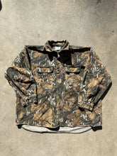 Load image into Gallery viewer, Vintage Mossy Oak Fall Foliage Chamois Button Up (4XL)