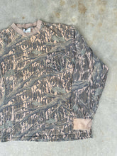 Load image into Gallery viewer, Vintage Mossy Oak Treestand Camo Longsleeve Shirt (XL) 🇺🇸