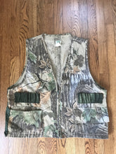 Load image into Gallery viewer, Ozark Trail Game Vest (L)