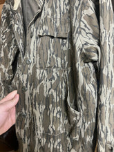 Load image into Gallery viewer, Original mossy oak bottomland corduroy neck jacket XL