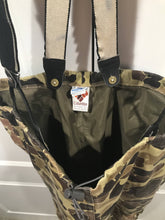 Load image into Gallery viewer, Vintage Columbia Gore-Tex Pants (L)