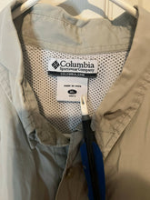 Load image into Gallery viewer, Columbia Short sleeve