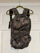 Load image into Gallery viewer, 90’s Mossy Oak Treestand Backpack 🇺🇸