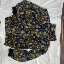 Load image into Gallery viewer, 00’s Browning Hydro-Fleece Hunting Jacket (M/L)